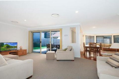 Seachange Foxtel Netflix WiFi - Accommodation Newcastle 4