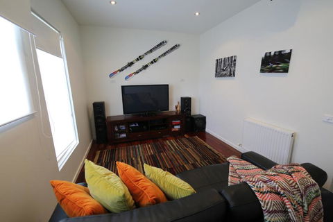 Silver Springs - Accommodation Newcastle 2