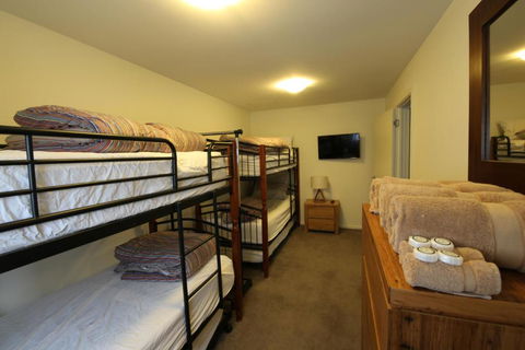Silver Springs - Accommodation Newcastle 6
