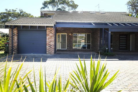 SUNDOWNER - Accommodation Newcastle 5