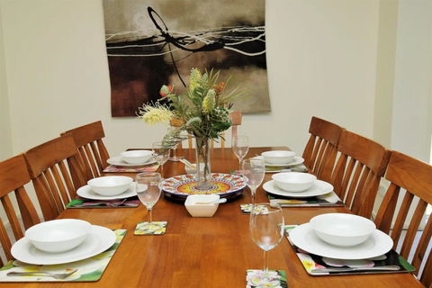 SUNDOWNER - Accommodation Newcastle 2