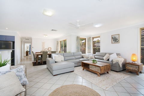Kailani Beach House - Accommodation Newcastle 1