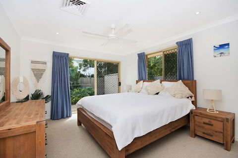 Kailani Beach House - Accommodation Newcastle 3