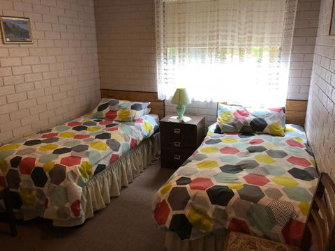 Flat 1 / 15 Dalmeny Drive - Accommodation Newcastle 2