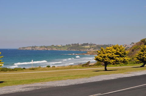 Flat 1 / 15 Dalmeny Drive - Accommodation Newcastle 6