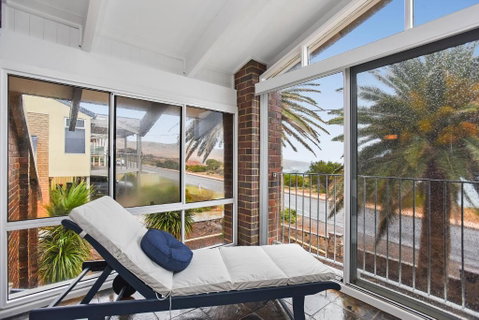Palms On The Esplanade Sellicks Beach WiFi - Accommodation Newcastle 2