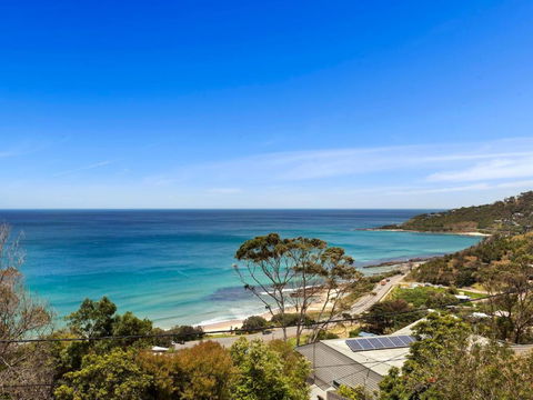 The Cube Striking Architectural Showpiece - Accommodation Newcastle 4