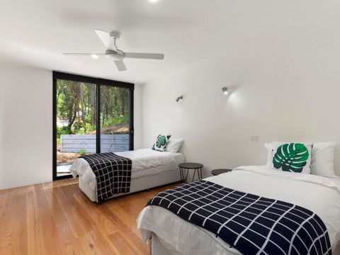 The Cube Striking Architectural Showpiece - Accommodation Newcastle 3