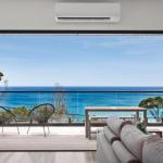 The Cube Striking Architectural Showpiece - Accommodation Newcastle 0