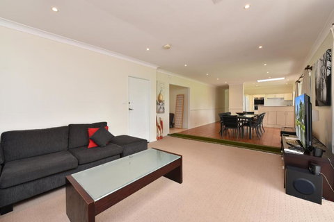 Nulkaba Escape Super Central Walk To Zoo Short Drive To Potters + Wineries - Accommodation Newcastle 6