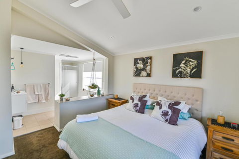 Mortimers Wines The Canopy Loft - Accommodation Newcastle 5