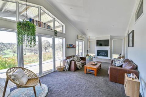 Mortimers Wines The Canopy Loft - Accommodation Newcastle 0