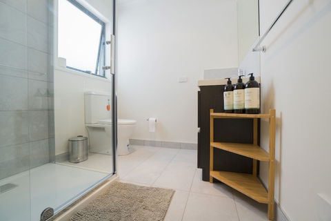 Amazing Sea Views Luxury Guest House - Accommodation Newcastle 2
