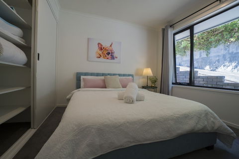 Amazing Sea Views Luxury Guest House - Accommodation Newcastle 4