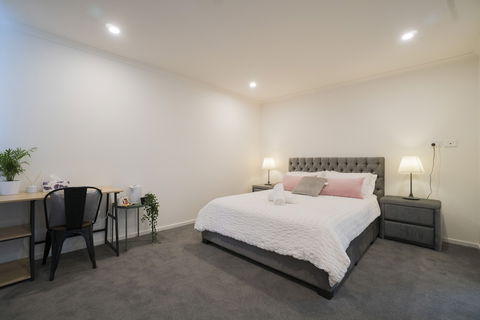 Amazing Sea Views Luxury Guest House - Accommodation Newcastle 1