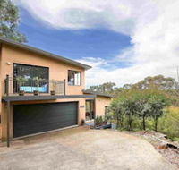 Postcards From the Edge - Accommodation Newcastle