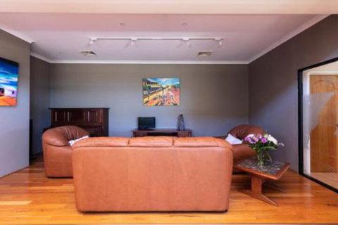 Maidstone Executive Residence - Accommodation Newcastle 5