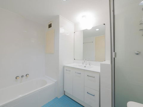Seaspray U4 21 Warne Tce - Accommodation Newcastle 3