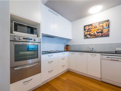 Seaspray U4 21 Warne Tce - Accommodation Newcastle 5