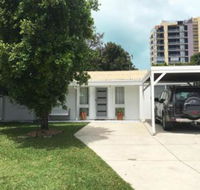 Coral Cottage 93 Taylor Ave Golden Beach - Accommodation Newcastle