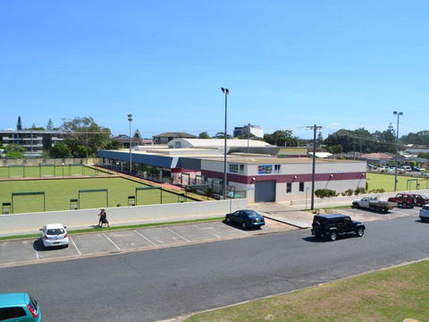 Seabreeze 5 Opposite Bowling Club - Accommodation Newcastle 7
