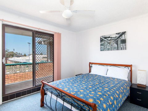 Seabreeze 5 Opposite Bowling Club - Accommodation Newcastle 2