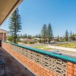 Seabreeze 5 Opposite Bowling Club - Accommodation Newcastle 1