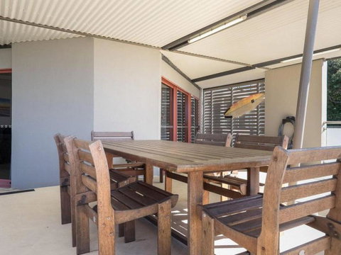 First Point Down - Accommodation Newcastle 4