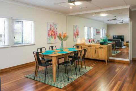 Charming Home By The Sea - Accommodation Newcastle 3