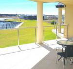 Island Waterfront Getaway WiFi - Accommodation Newcastle