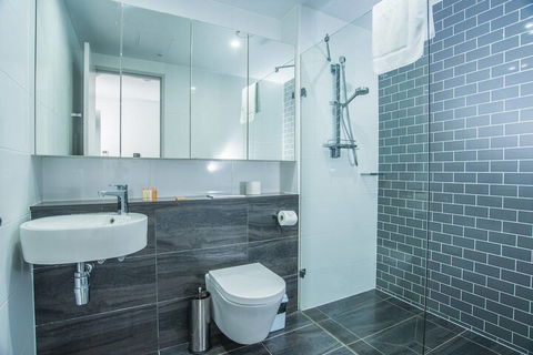 Stunning And Cozy Apartment In Heart Of Mascot - Accommodation Newcastle 6