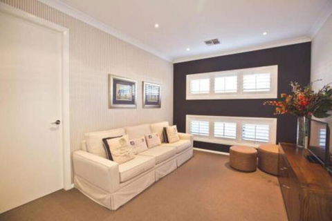 Getaway On Poplars Comfortable & Well Appointed - Accommodation Newcastle 6