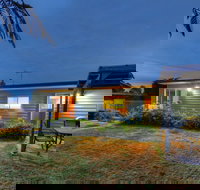 Castaway Cottage - Essentially Tas - Accommodation Newcastle