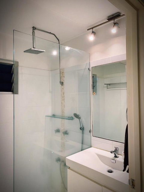 Holiday Rental Huge House With Beach Views - Accommodation Newcastle 1