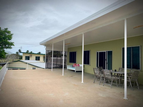 Holiday Rental Huge House With Beach Views - Accommodation Newcastle 4