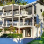 BEACHSIDE MANOR Walk To The Beach - Accommodation Newcastle 0