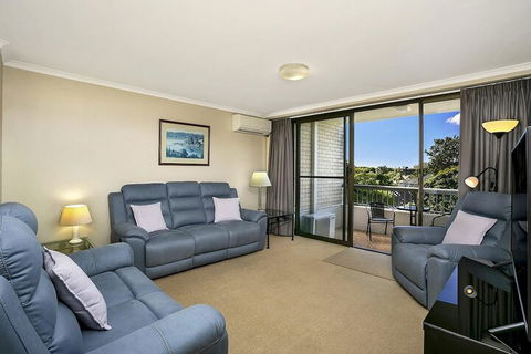 HAMP1 Bright Apartment In Cremorne - Accommodation Newcastle 7