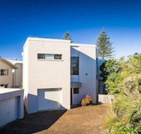 Ocean Waves - Accommodation Newcastle