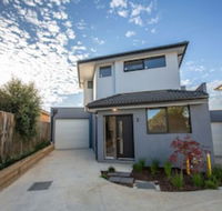 Trendy Sweet Home In Blackburn South - Accommodation Newcastle