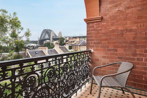 Stunning Sydney Home 11 - Accommodation Newcastle 0