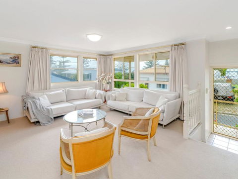 Shellcot Close To Beach Free WIFI - Accommodation Newcastle 3