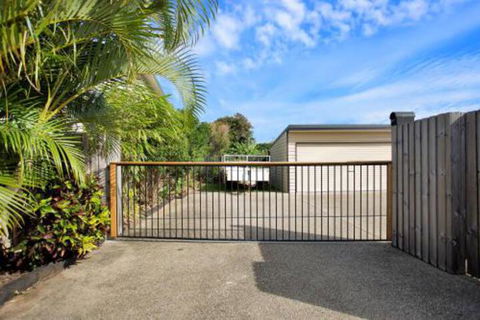 North Central Holiday Home - Accommodation Newcastle 7
