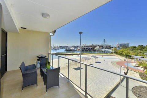 Oceanic Apartment - Accommodation Newcastle 4