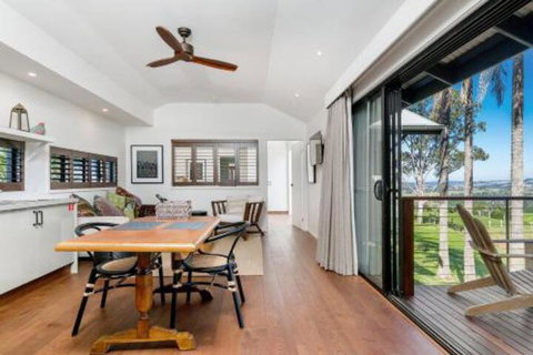 Triloka Lodges - Accommodation Newcastle 4