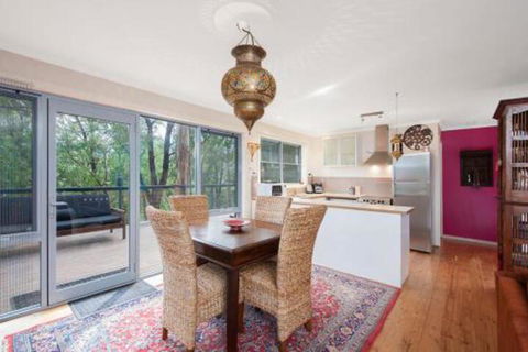 The Retreat - Accommodation Newcastle 5