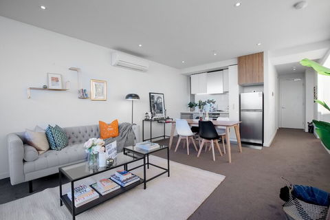 107light Filled Cozy Apt In The Heart Of St. Kilda - Accommodation Newcastle 4