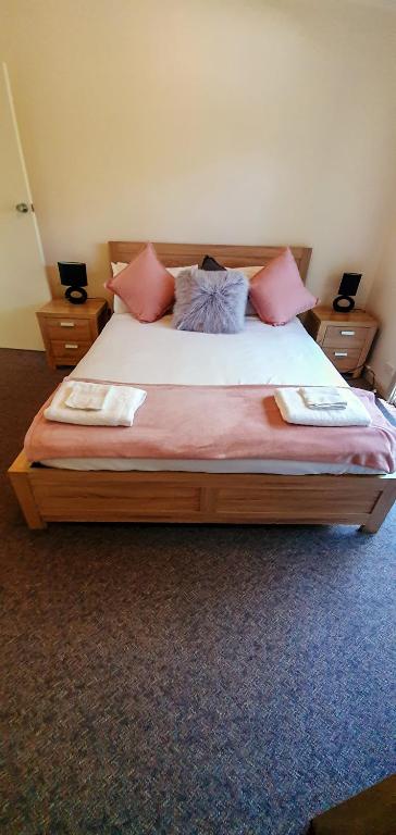 Russell Falls Holiday Cottages - Accommodation Newcastle 4