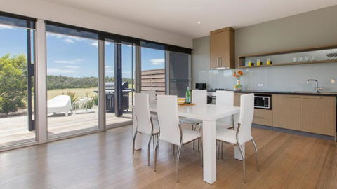 ST ANDREWS BEACH APARTMENT 4.01 - Accommodation Newcastle 2