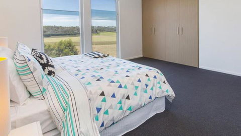 ST ANDREWS BEACH APARTMENT 4.01 - Accommodation Newcastle 7