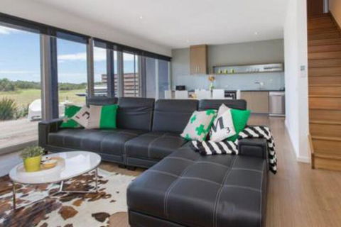 ST ANDREWS BEACH APARTMENT 4.01 - Accommodation Newcastle 0